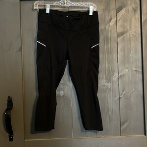 Athleta work out pants women’s size medium, capri length